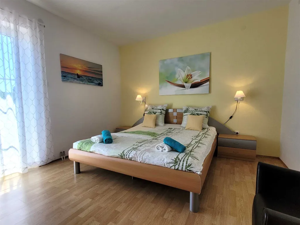 Family Apartment with Balcony in Malinska