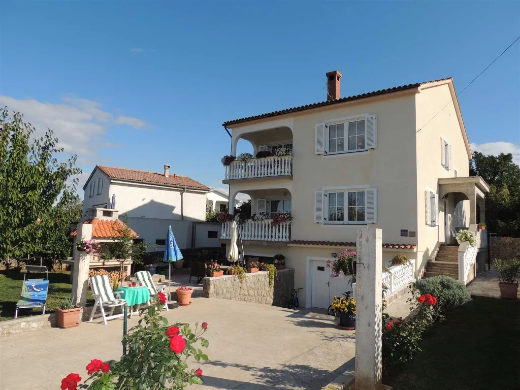 Family Apartment with Balcony in Malinska