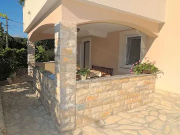 1-Bedroom Apartment with Terrace in Gabonjin
