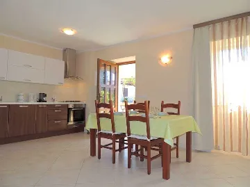1-Bedroom Apartment with Terrace in Gabonjin