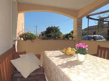 1-Bedroom Apartment with Terrace in Gabonjin