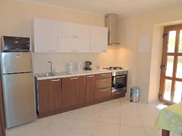 1-Bedroom Apartment with Terrace in Gabonjin