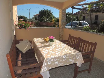 1-Bedroom Apartment in Gabonjin with Private Balcony