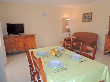 1-Bedroom Apartment in Gabonjin with Private Balcony