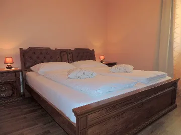 1-Bedroom Apartment in Gabonjin with Private Balcony