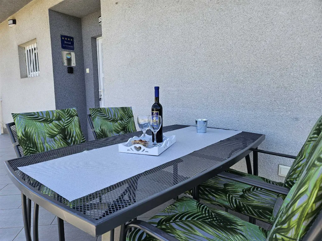 2-Bedroom Apartment in Malinska Near Beach