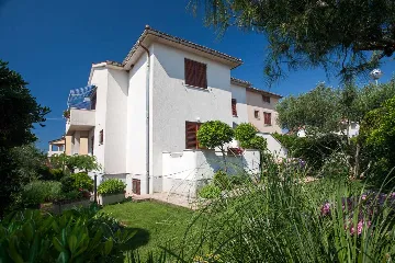 4-Bedroom Apartment in Krk for Up to 8 Guests