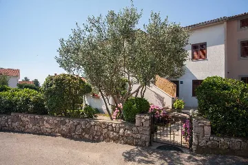 4-Bedroom Apartment in Krk for Up to 8 Guests