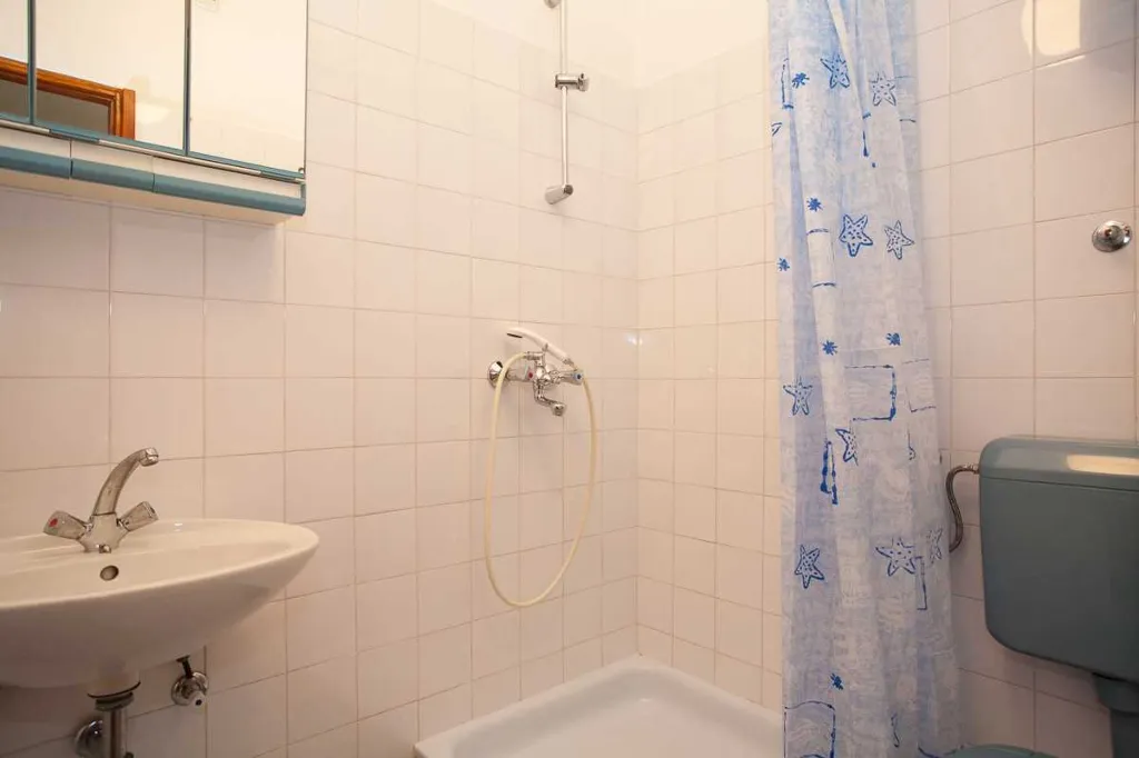 4-Bedroom Apartment in Krk for Up to 8 Guests