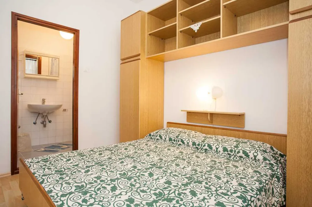 4-Bedroom Apartment in Krk for Up to 8 Guests