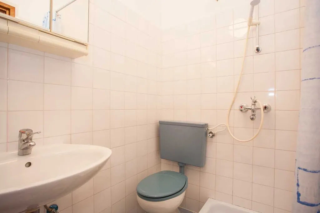 4-Bedroom Apartment in Krk for Up to 8 Guests
