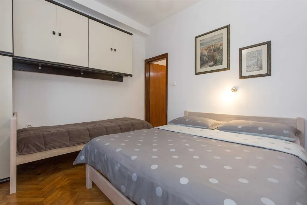 4-Bedroom Apartment in Krk with Spacious Terrace