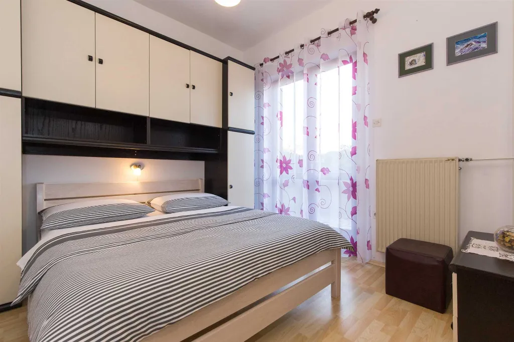 4-Bedroom Apartment in Krk with Spacious Terrace