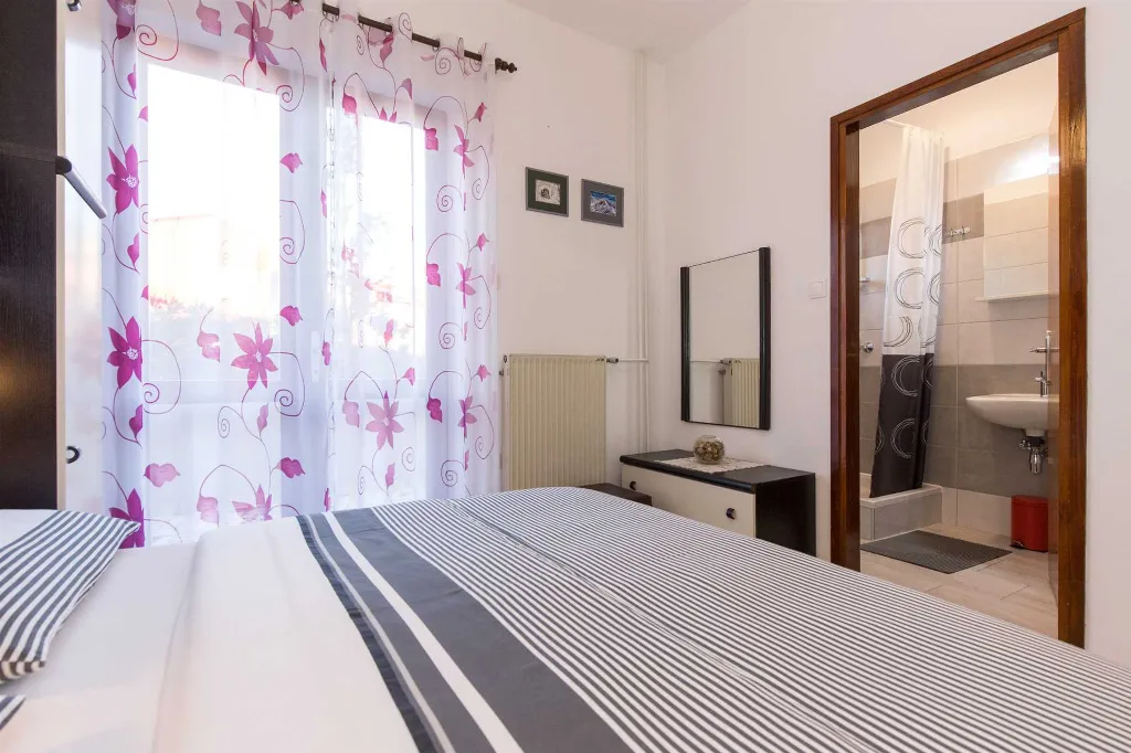 4-Bedroom Apartment in Krk with Spacious Terrace