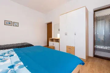 4-Bedroom Apartment in Krk with Spacious Terrace