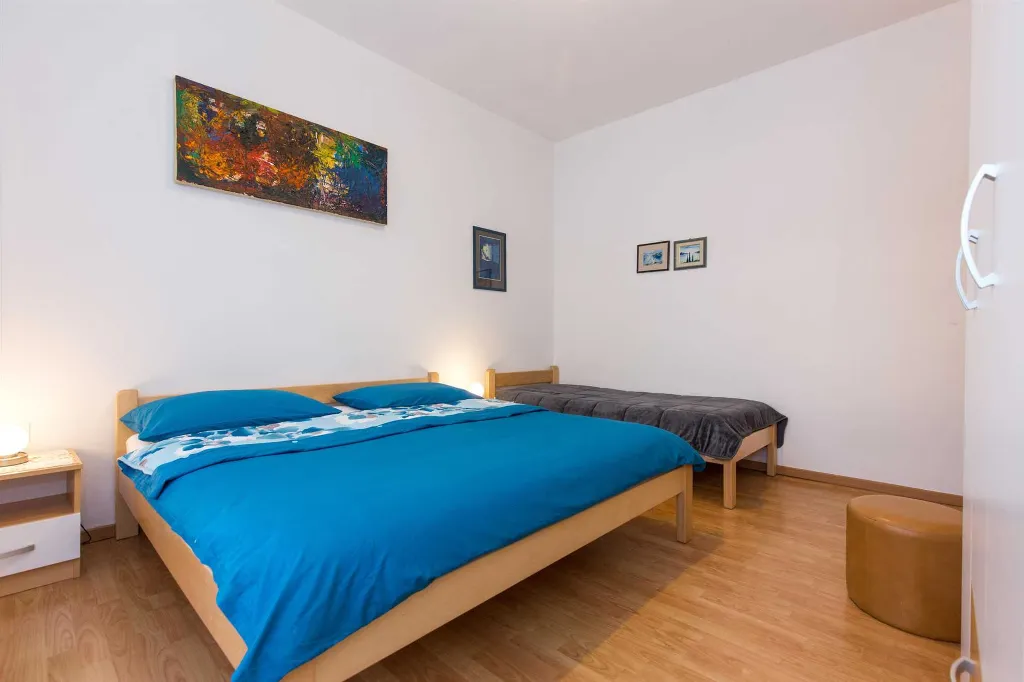4-Bedroom Apartment in Krk with Spacious Terrace
