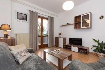 4-Bedroom Apartment in Krk with Spacious Terrace