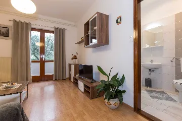 4-Bedroom Apartment in Krk with Spacious Terrace