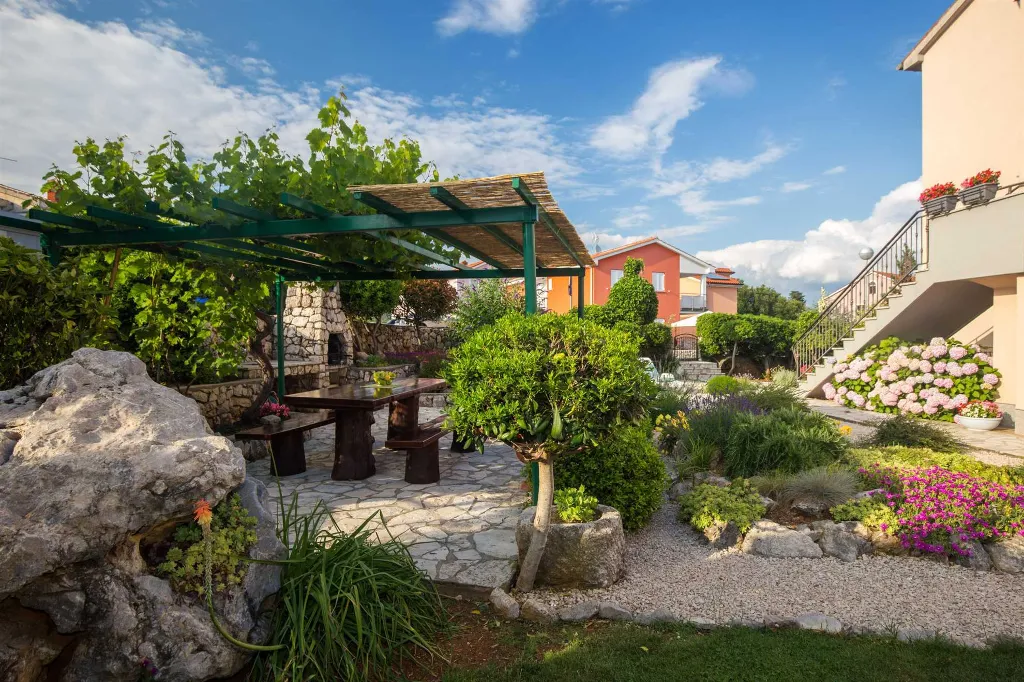4-Bedroom Apartment in Krk with Spacious Terrace