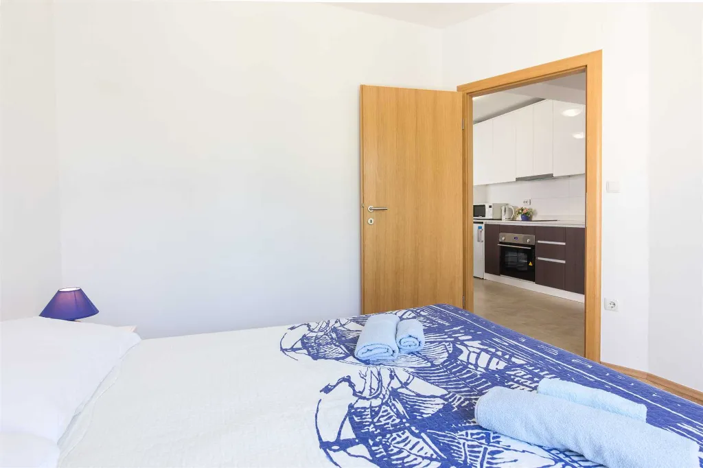 Malinska 1-Bedroom Apartment for 4 Guests