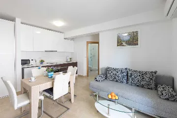 Malinska 1-Bedroom Apartment for 4 Guests