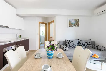 Malinska 1-Bedroom Apartment for 4 Guests