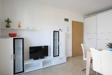 Malinska 1-Bedroom Apartment for 4 Guests