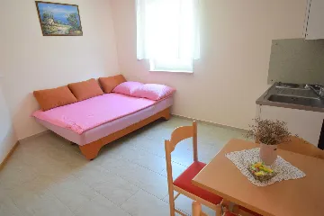 Studio Apartment in Čižići for 2 Guests