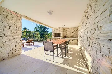 Villa with Private Pool and Grill in Vrbnik-Risika