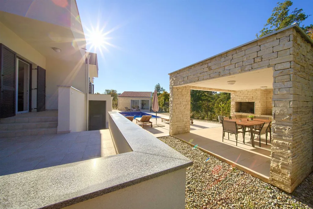 Villa with Private Pool and Grill in Vrbnik-Risika