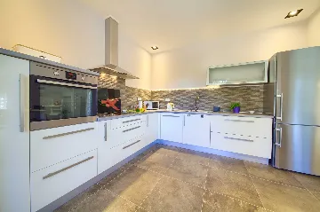 Villa with Private Pool and Grill in Vrbnik-Risika