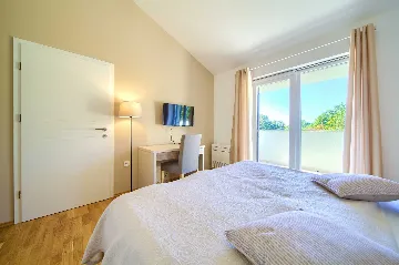 Villa with Private Pool and Grill in Vrbnik-Risika