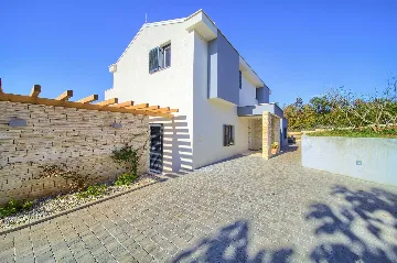 Villa with Private Pool and Grill in Vrbnik-Risika