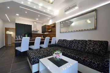 Ground-Floor Apartment for 2 Guests in Malinska