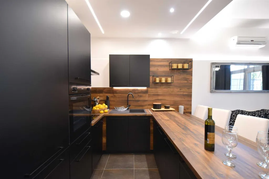 Ground-Floor Apartment for 2 Guests in Malinska