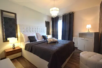 Malinska 1-Bedroom Apartment with Pool