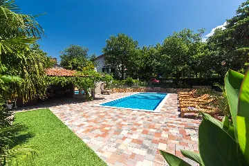 Malinska 1-Bedroom Apartment with Pool