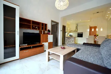 Ground-Floor Apartment in Malinska for 2 Guests