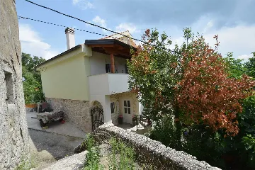 Ground-floor Apartment in Čižići for 4 Guests