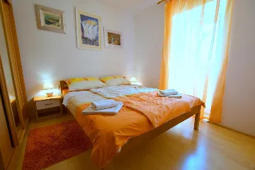 Ground-floor Apartment in Čižići for 4 Guests