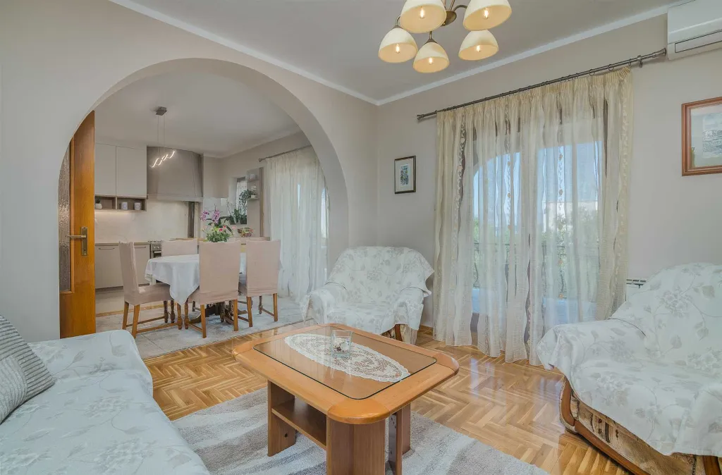 Apartment in Porat, Croatia for 4 Guests