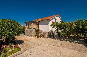 Apartment in Porat, Croatia for 4 Guests