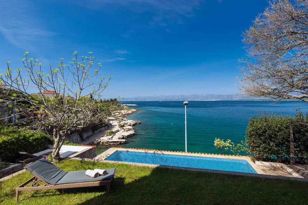 Villa with Pool and Sea View in Malinska-Vantačići