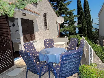 2-Bedroom Apartment with Sea View in Vantačići