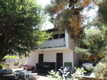 2-Bedroom Apartment with Sea View in Vantačići