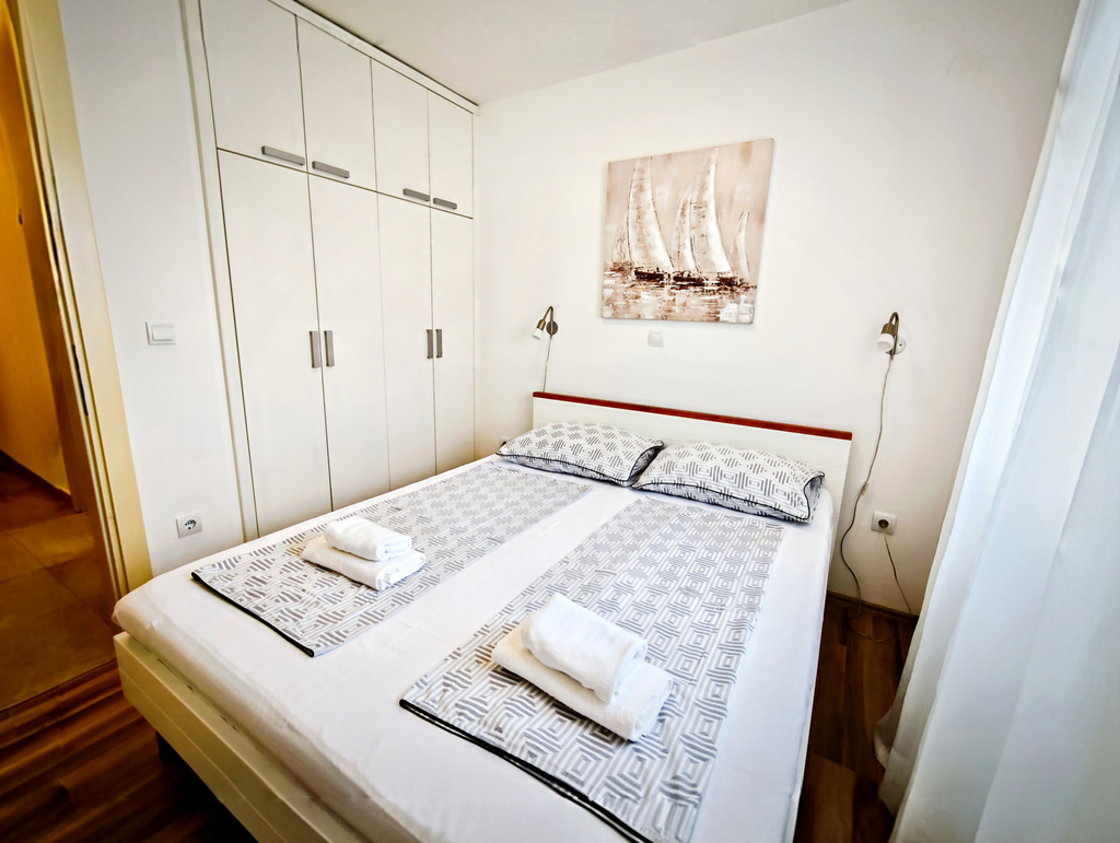 Balcony Apartment for 4 Guests in Punat