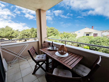 Balcony Apartment for 4 Guests in Punat