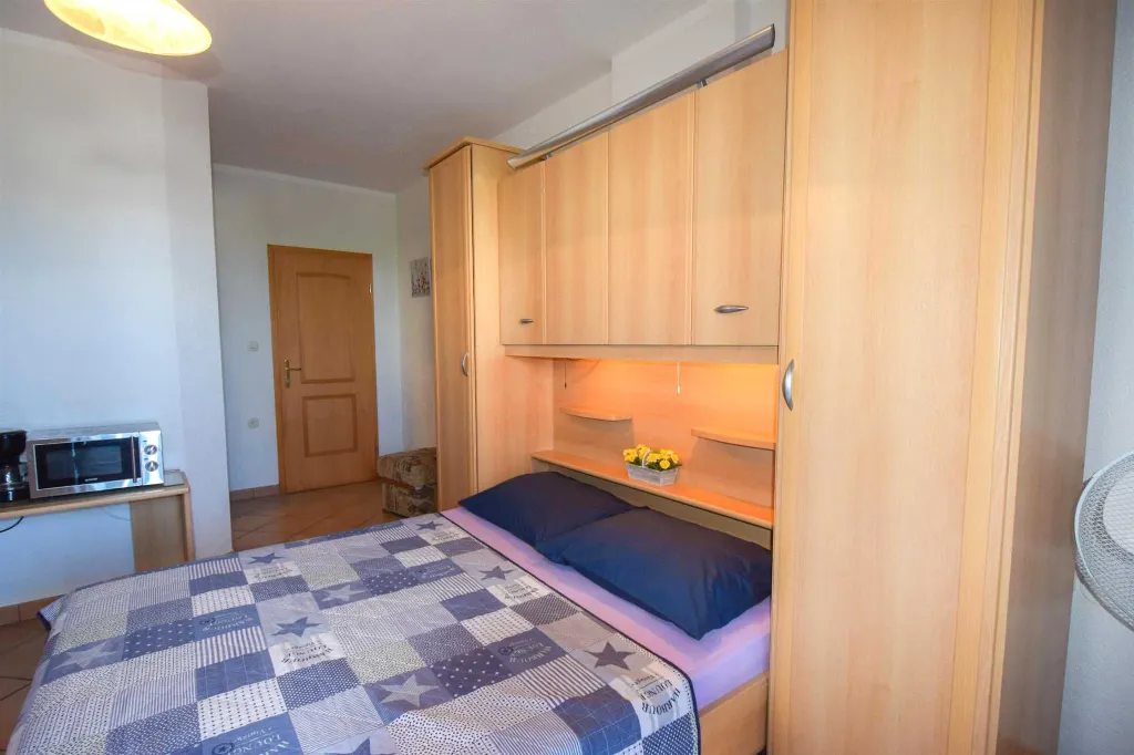 Malinska Studio Apartment for 2 Guests
