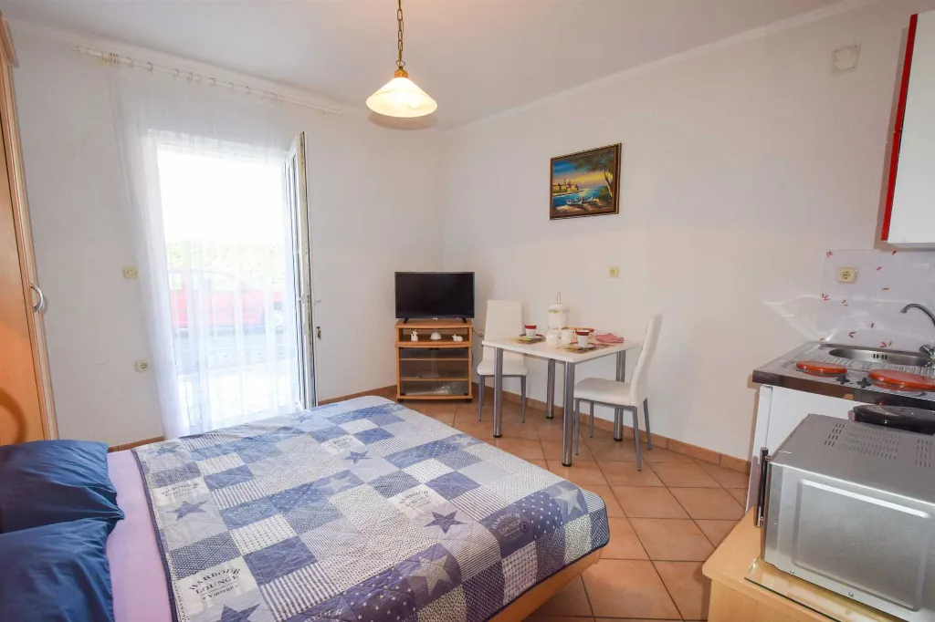 Malinska Studio Apartment for 2 Guests