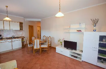Ground-Floor Apartment in Malinska for 4